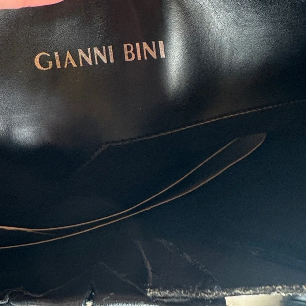 Gianni Bini leather sleek